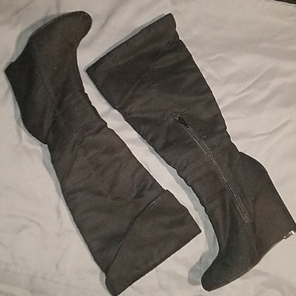 NWOT Suede Over the Knee Boots - Picture 5 of 5